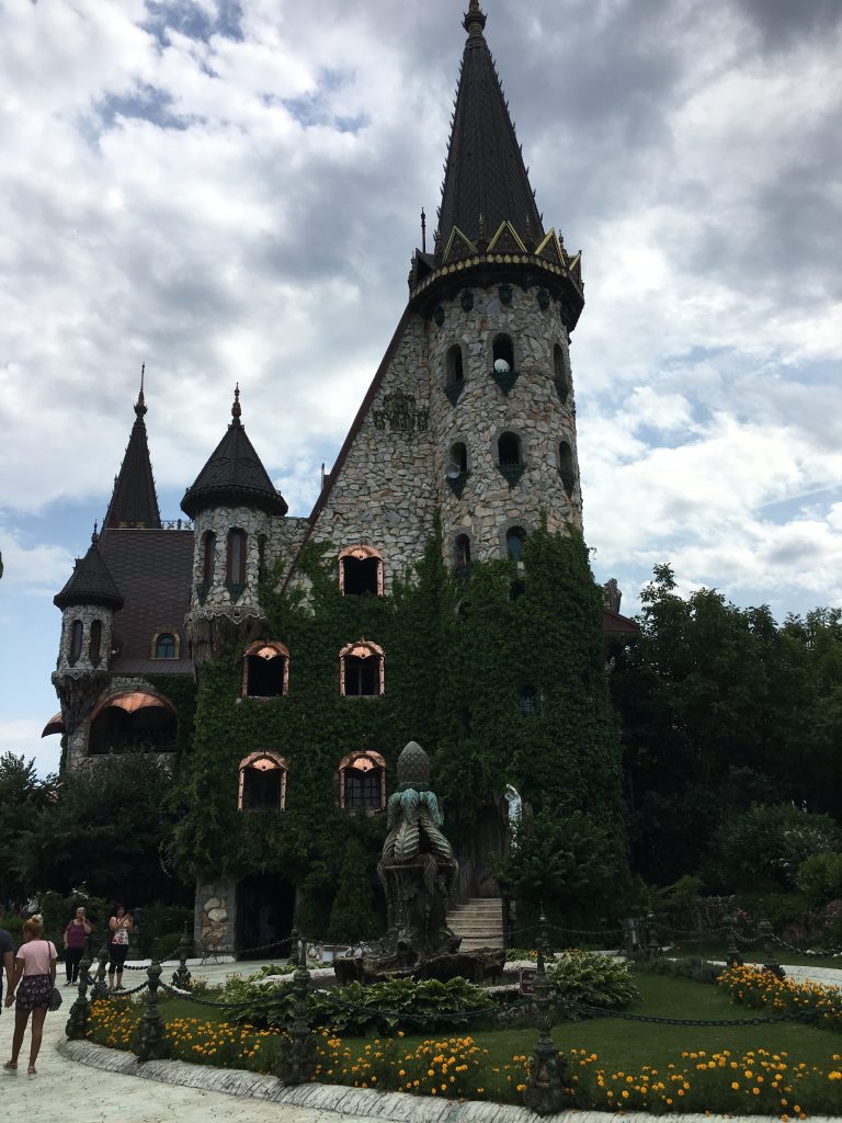 The Castle in Ravadinovo
