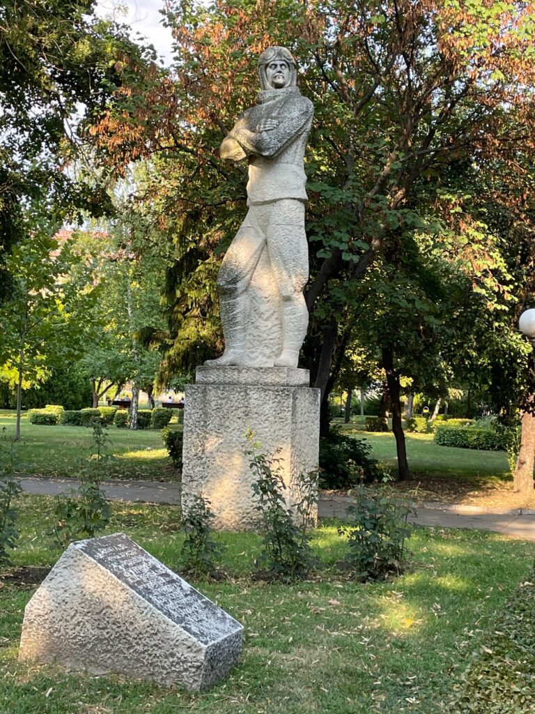 Svilengrad park statue