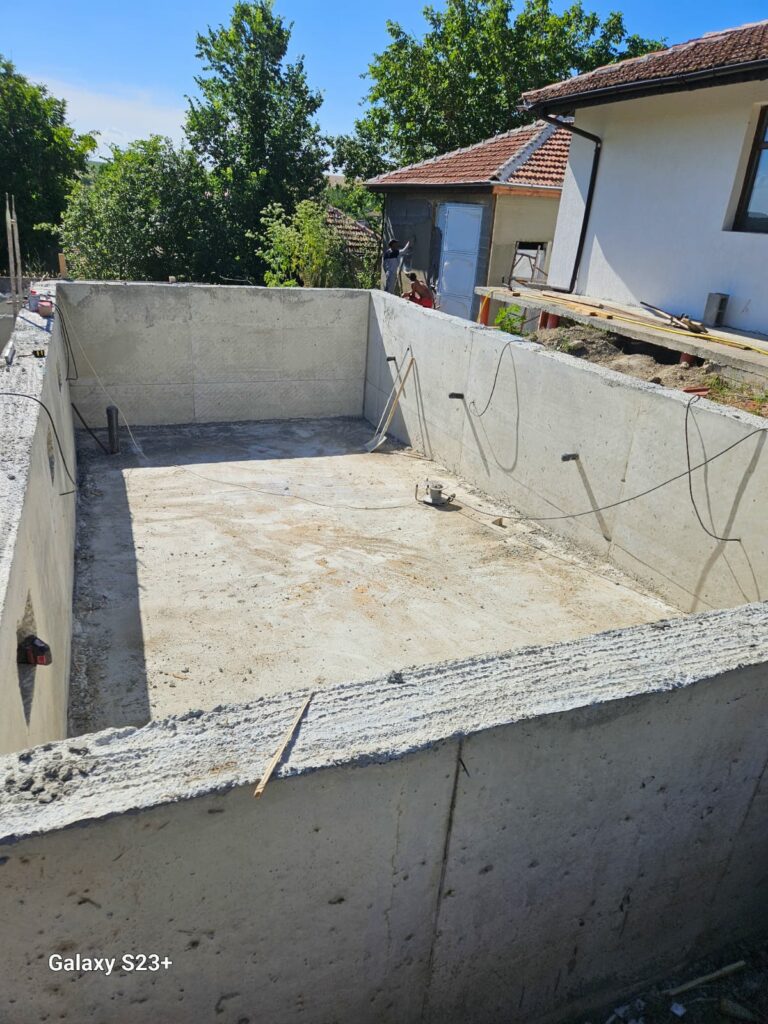 SwimmingPool-ConcreteWalls