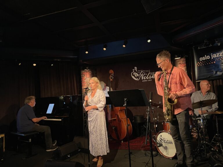 Kay Hartvigsen/Odd Riisnæs kvartett – Herr Nilsen (Gjest: Tiril Heide-Steen)