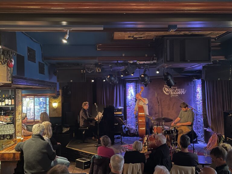 Dag Arnesen Trio – Herr Nilsen