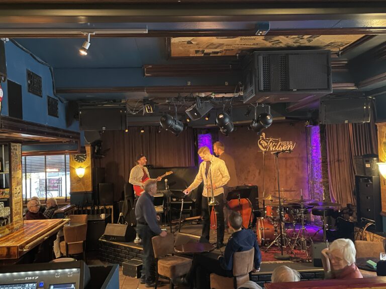 Lukka Lag – Herr Nilsen